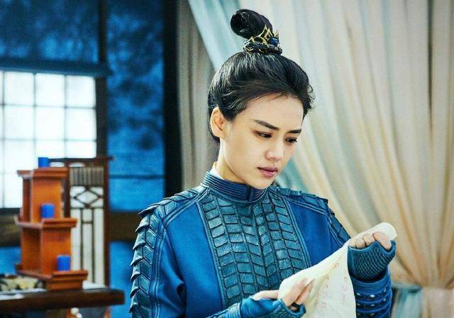 女明星穿盔甲_古装剧女将军_女明星穿铠甲