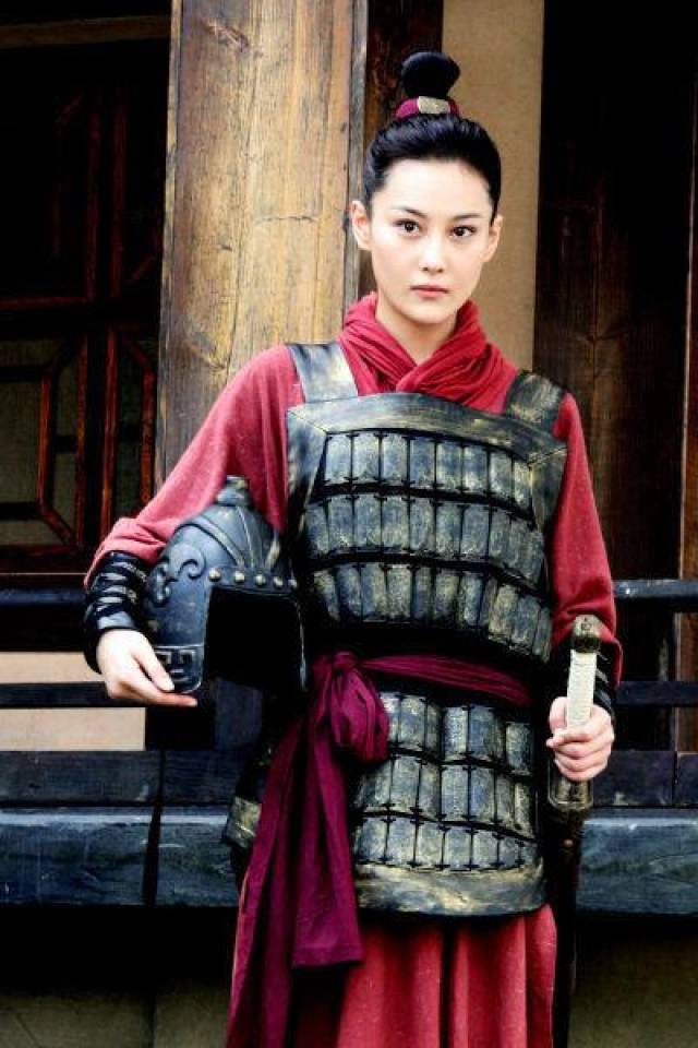 女明星穿盔甲_古装剧女将军_女明星穿铠甲
