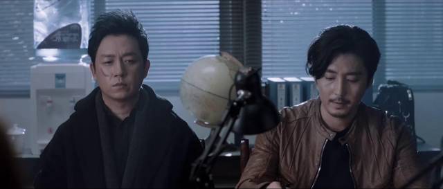 做贼心虚就是这种反应, 警探一下就试出来了!