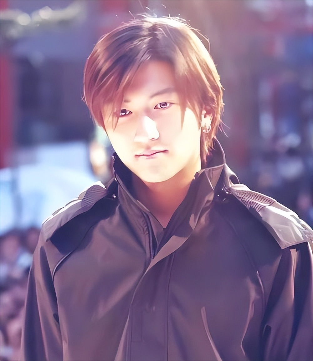  谢霆锋 演艺事业 爱国情怀 _谢霆锋 央视文娱 人民文娱 _谢霆锋淡出娱乐圈