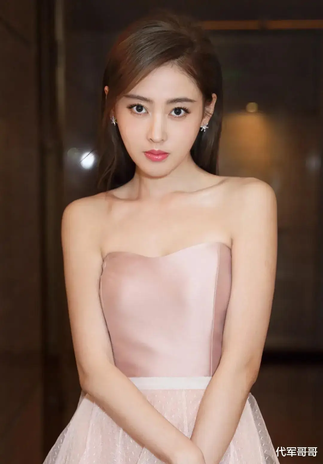 娱乐圈哪些女名星很矮_身材娇小女星_身高矮但演技好的女演员